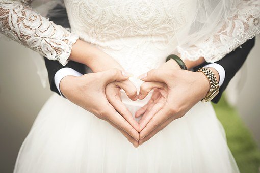 Are preserved roses a great gift for 2021 weddings?